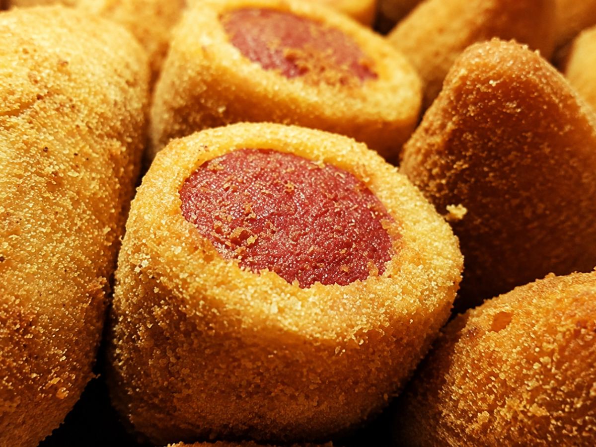 Mini Enroladinho de Salsicha – Caixa com 50 Unidades - Salgados sob encomenda da Sabores Até Você